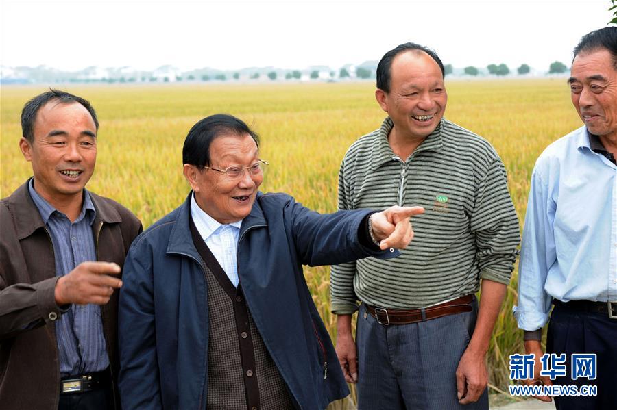 （改革先鋒風(fēng)采&middot;圖文互動(dòng)）（2）吳仁寶：華西村改革發(fā)展的帶頭人