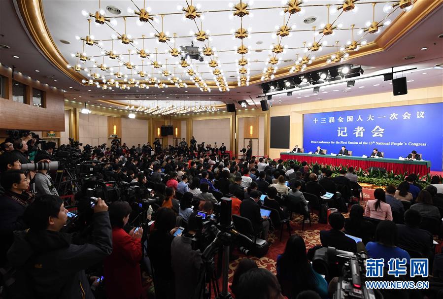 （兩會(huì)&middot;XHDW）（1）國家發(fā)改委主任何立峰等就&ldquo;創(chuàng)新和完善宏觀調(diào)控，推動(dòng)高質(zhì)量發(fā)展&rdquo;答記者問