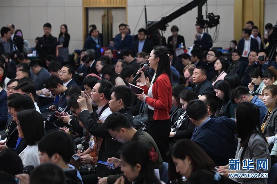 （兩會(huì)&middot;XHDW）（2）國家發(fā)改委主任何立峰等就&ldquo;創(chuàng)新和完善宏觀調(diào)控，推動(dòng)高質(zhì)量發(fā)展&rdquo;答記者問