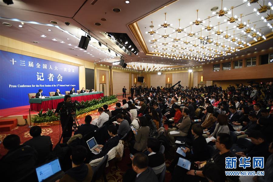 （兩會(huì)）（4）國(guó)家發(fā)改委主任何立峰等就&ldquo;創(chuàng)新和完善宏觀調(diào)控，推動(dòng)高質(zhì)量發(fā)展&rdquo;答記者問(wèn)