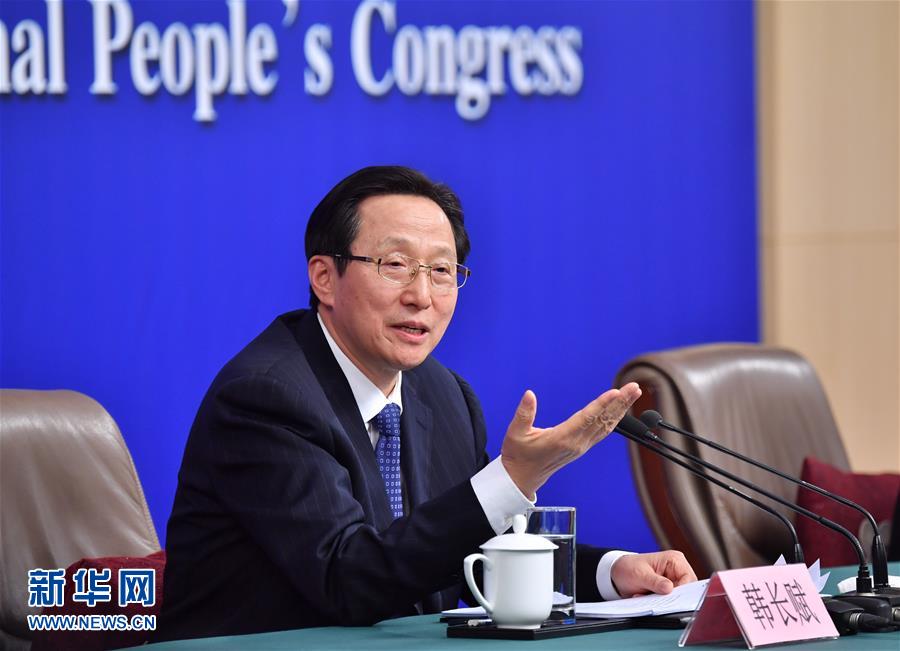 （兩會&middot;XHDW）（2）農(nóng)業(yè)部部長韓長賦等就&ldquo;實(shí)施鄉(xiāng)村振興戰(zhàn)略 推動農(nóng)業(yè)轉(zhuǎn)型升級&rdquo;答記者問