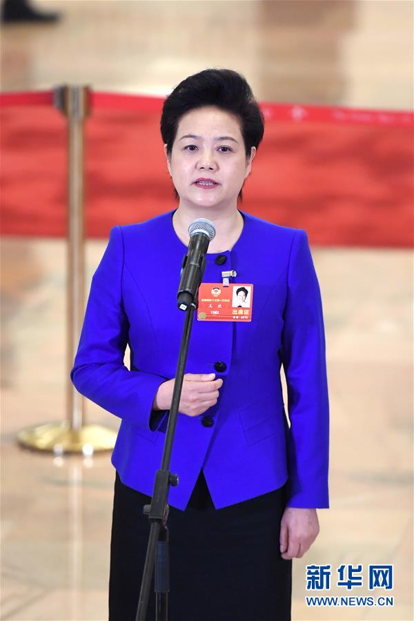 （兩會(huì)&middot;XHDW）（6）全國(guó)政協(xié)委員接受采訪(fǎng)