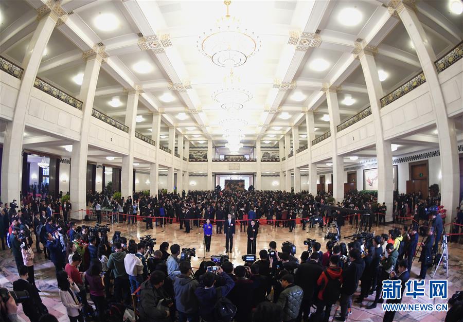 （兩會&middot;XHDW）（16）全國政協(xié)委員接受采訪