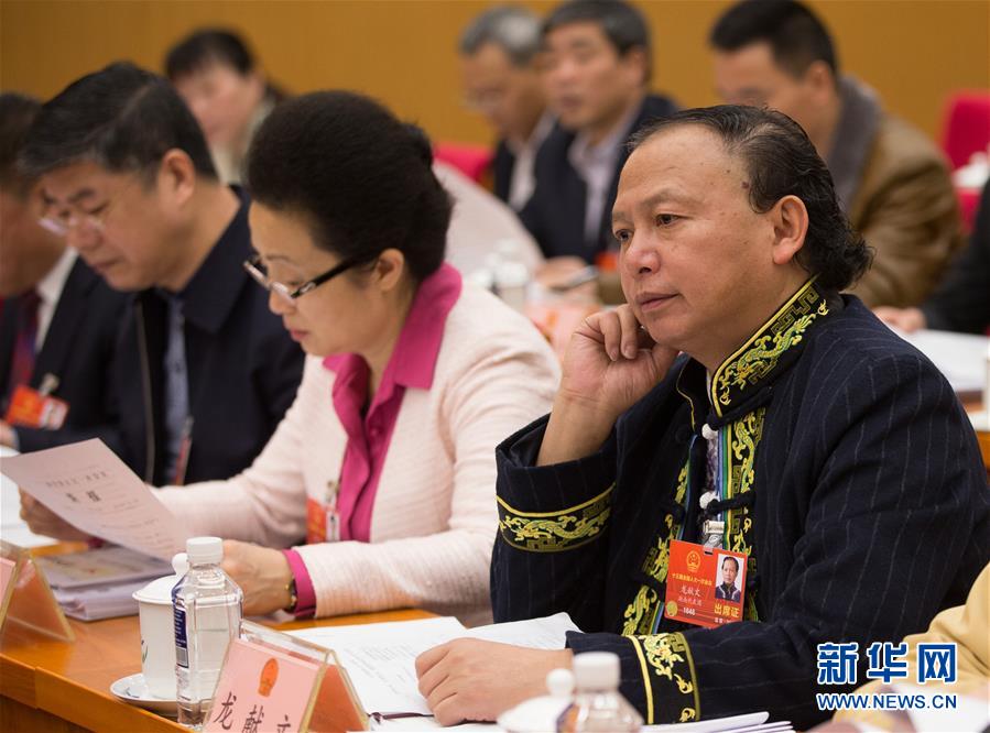 （兩會(huì)&middot;基層代表履職故事）（3）全國人大代表龍獻(xiàn)文：幸福都是奮斗出來的!