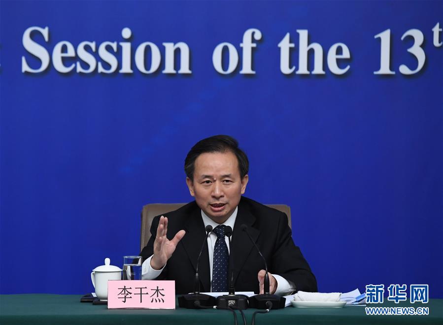 （兩會(huì)）（1）李干杰就&ldquo;打好污染防治攻堅(jiān)戰(zhàn)&rdquo;答記者問(wèn)