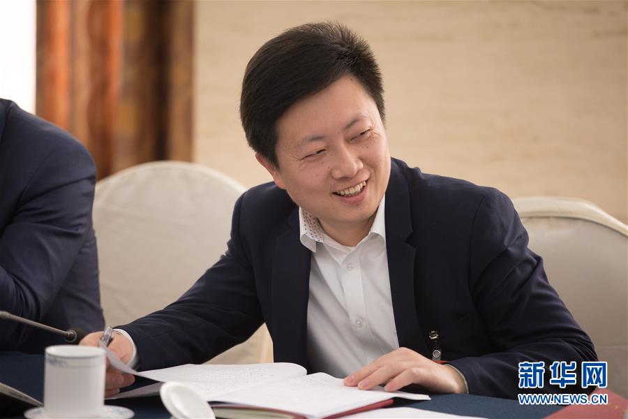 (兩會(huì)·基層代表履職故事)(1)全國人大代表?xiàng)铒w飛:讓農(nóng)民工有更好的職業(yè)上升通道