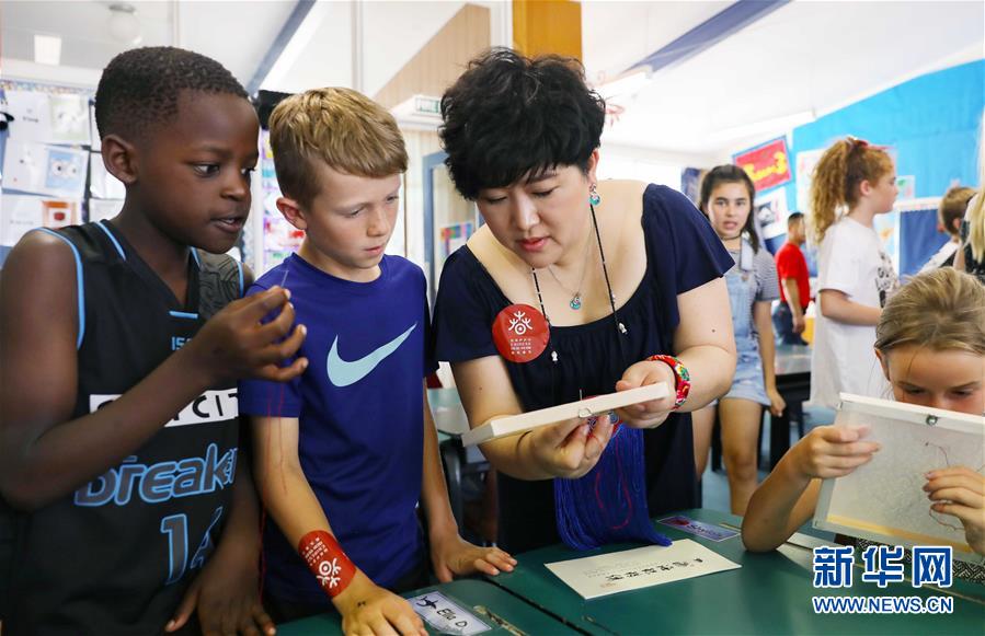 （兩會(huì)&middot;基層代表履職故事）（6）全國(guó)人大代表孫艷玲：做好非遺事業(yè)，讓古老技藝活起來(lái)