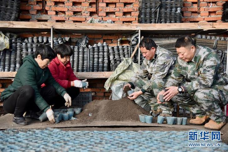 （走基層 聽民聲&middot;圖文互動(dòng)）（2）&ldquo;扶貧，更扶村&rdquo;&mdash;&mdash;黑龍江扶貧一線蹲點(diǎn)觀察