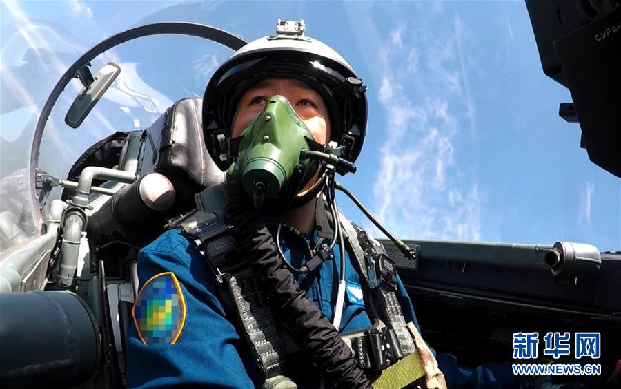（新華全媒頭條&middot;圖文互動）（6）戰(zhàn)鷹，為祖國奮飛&mdash;&mdash;記空軍航空兵某旅旅長、特級飛行員郝井文