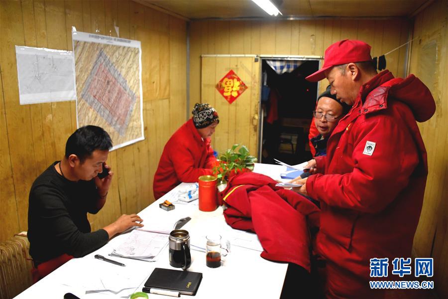 (新春走基層·圖文互動)(4)走進(jìn)塔克拉瑪干:探訪沙漠物探人