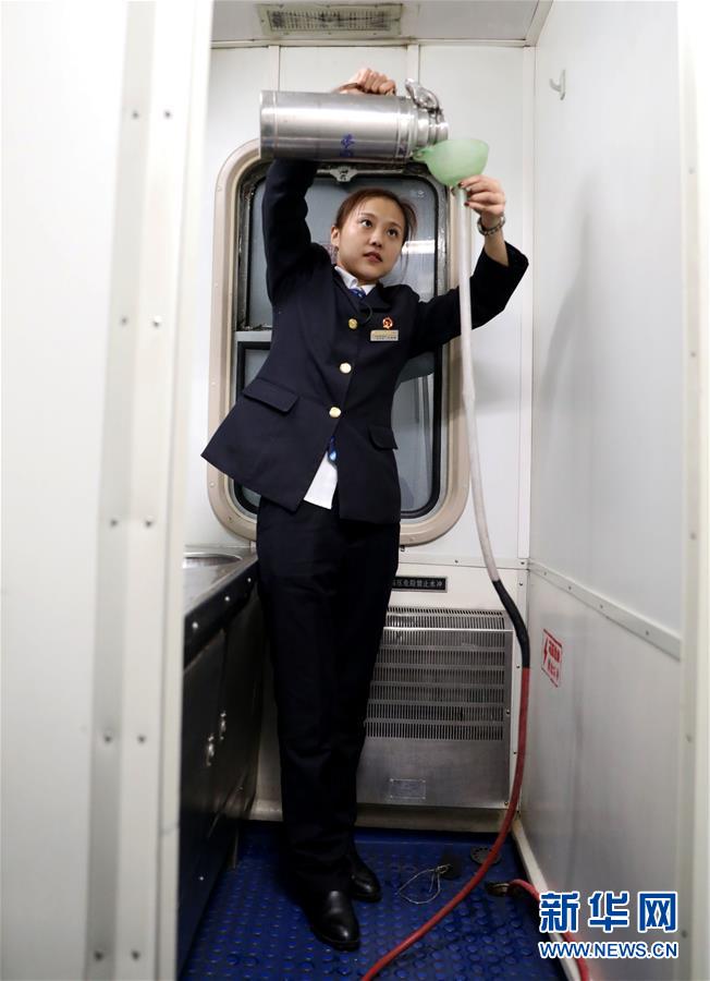 （新春走基層&middot;圖文互動(dòng)）（3）&ldquo;最北列車(chē)&rdquo;上的&ldquo;守門(mén)員&rdquo;