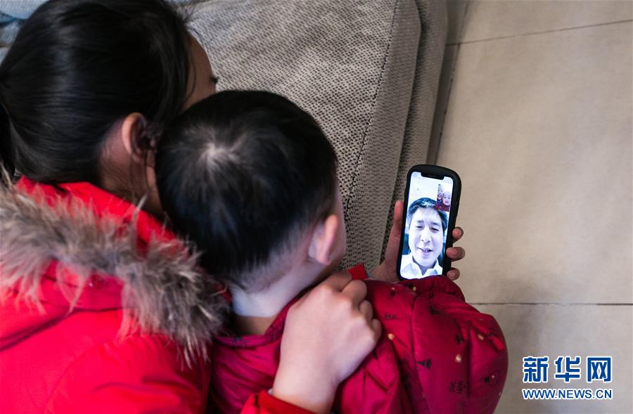 （新春走基層&middot;圖文互動(dòng)）（2）車站，懂得大海的浪漫&mdash;&mdash;&ldquo;一帶一路&rdquo;夫妻的春節(jié)連線