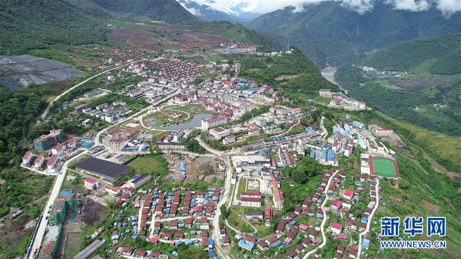 （兩會(huì)前夕看落實(shí)&middot;圖文互動(dòng)）（1）格?；ㄩ_(kāi) 幸福路寬&mdash;&mdash;西藏落實(shí)習(xí)近平總書(shū)記全國(guó)兩會(huì)重要講話精神紀(jì)實(shí)