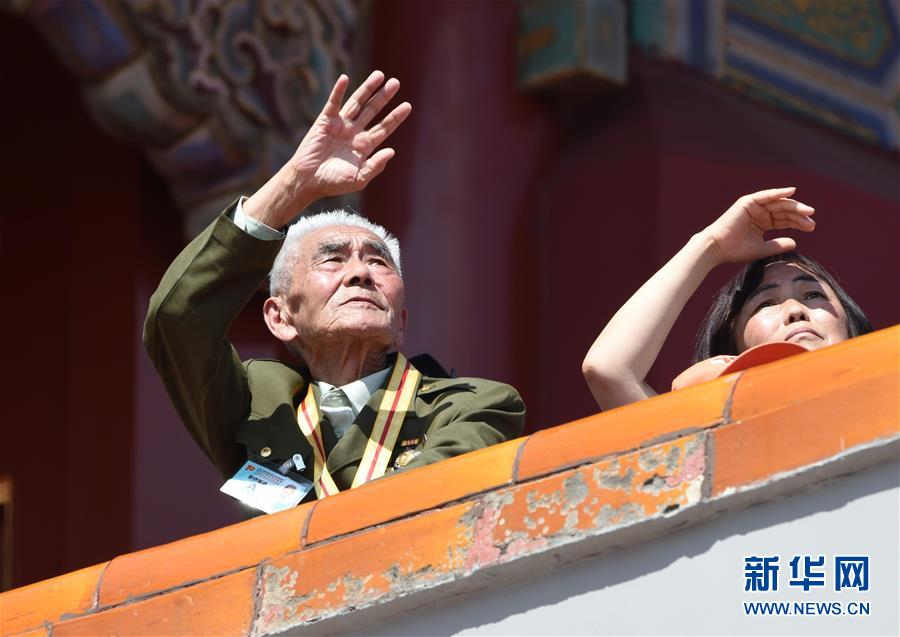 （新華全媒頭條&middot;強(qiáng)軍思想引領(lǐng)新征程&middot;圖文互動(dòng)）（3）那一刻，我們光榮接受檢閱