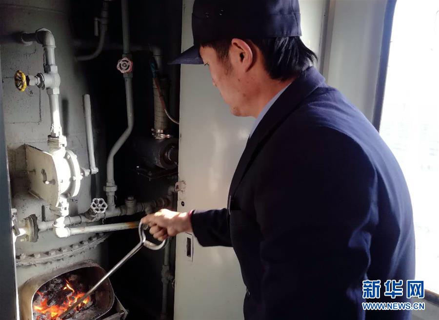 （新春走基層&middot;圖文互動(dòng)）（3）變的是時(shí)間，不變的是溫情&mdash;&mdash;開往小興安嶺深處的幸福&ldquo;慢火車&rdquo;