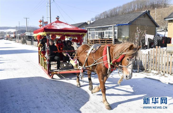 （在習(xí)近平新時代中國特色社會主義思想指引下&mdash;&mdash;新時代新作為新篇章&middot;圖文互動）（4）三年，從無名小屯到聲名遠播&mdash;&mdash;這個&ldquo;雪鄉(xiāng)&rdquo;是如何做到的？
