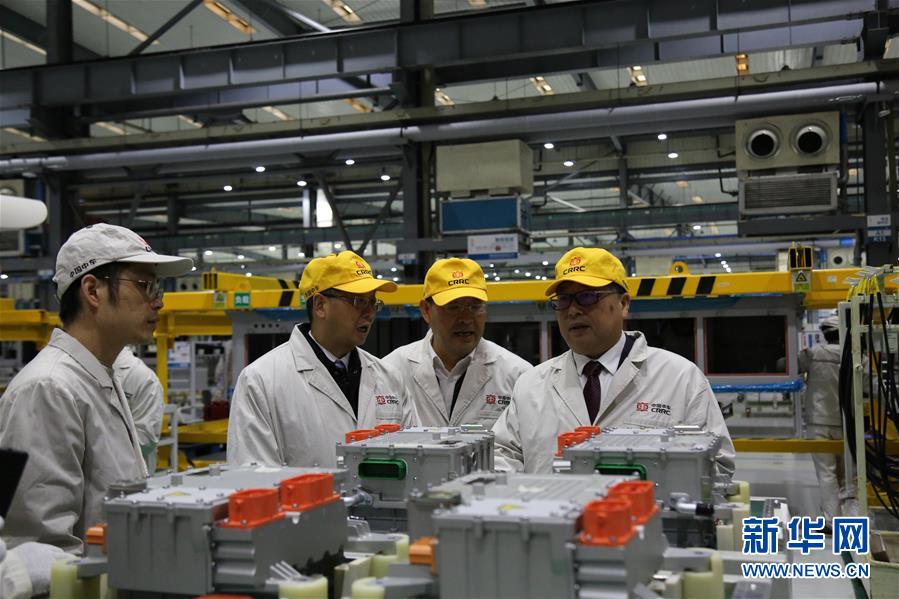 (代表委員履職·圖文互動(dòng))(2)用創(chuàng)新擦亮中國制造“名片”——全國人大代表周清和的履職故事