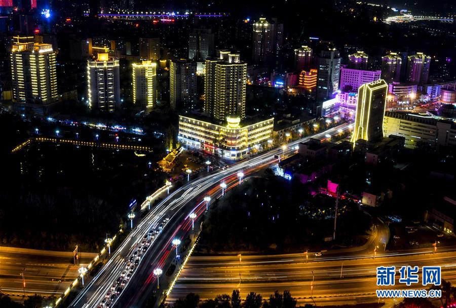 (兩會前夕看落實(shí)·圖文互動)(1)牢記囑托增進(jìn)民族團(tuán)結(jié) 凝心聚力建設(shè)美麗新疆——新疆落實(shí)習(xí)近平總書記全國兩會重要講話精神紀(jì)實(shí)