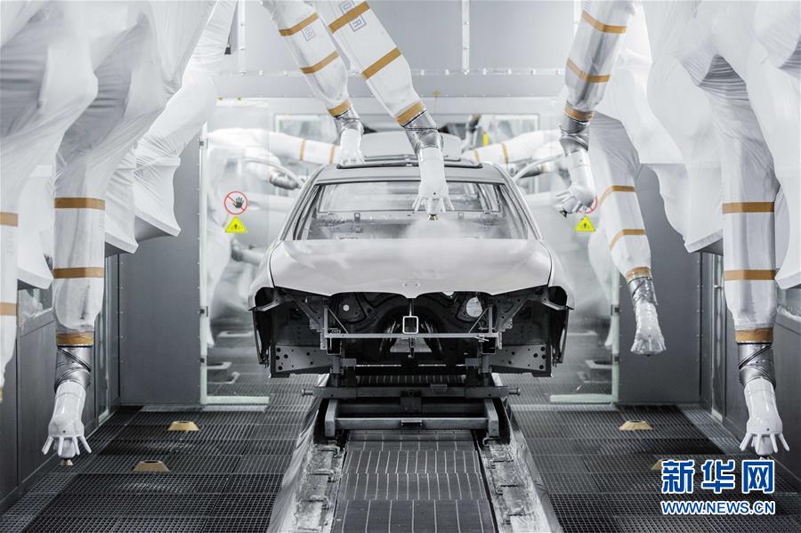 （新華全媒頭條&middot;迎接兩會(huì)特別報(bào)道&middot;圖文互動(dòng)）（9）會(huì)當(dāng)水擊三千里&mdash;&mdash;全國(guó)兩會(huì)前夕看中國(guó)信心