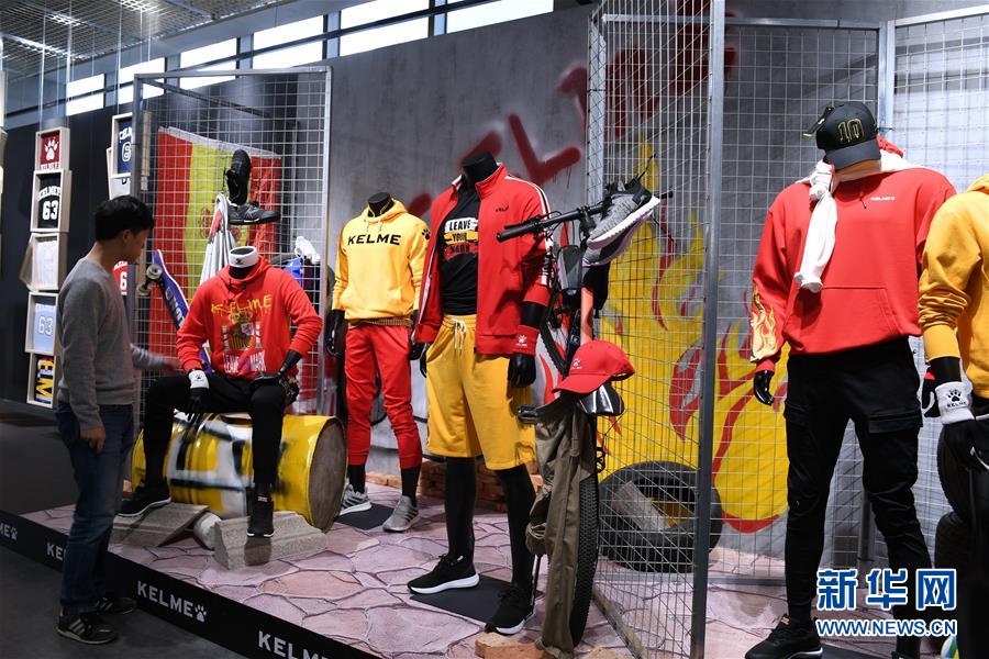 （在習(xí)近平新時(shí)代中國特色社會(huì)主義思想指引下&mdash;&mdash;新時(shí)代新作為新篇章&middot;圖文互動(dòng)）（5）國際范兒&middot;科技范兒&middot;綠色范兒&mdash;&mdash;傳統(tǒng)制造業(yè)嶄露&ldquo;新面孔&rdquo;