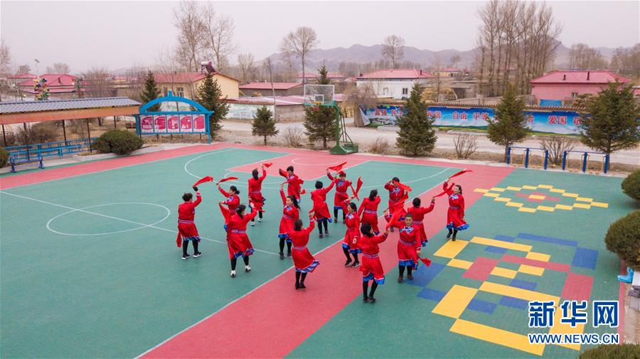 （壯麗70年&middot;奮斗新時代&middot;圖文互動）（3）情同一家，守望相助，共奔小康&mdash;&mdash;內(nèi)蒙古興安盟巴彥敖包嘎查民族團結(jié)見聞