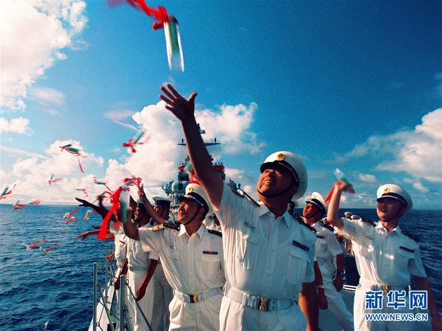 （新華全媒頭條&middot;人民海軍70年&middot;圖文互動）（1）向海圖強春潮涌&mdash;&mdash;黨中央、中央軍委和習主席關心人民海軍建設發(fā)展紀實