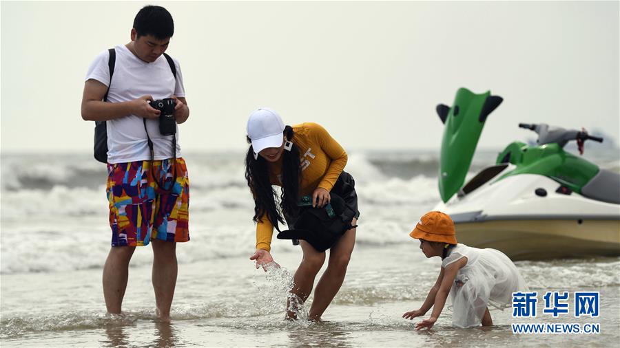 （壯麗70年 奮斗新時(shí)代&mdash;&mdash;推動高質(zhì)量發(fā)展調(diào)研行&middot;圖文互動）（7）近海能看鯨魚白海豚，廣西這片濱海旅游勝地啥來頭？