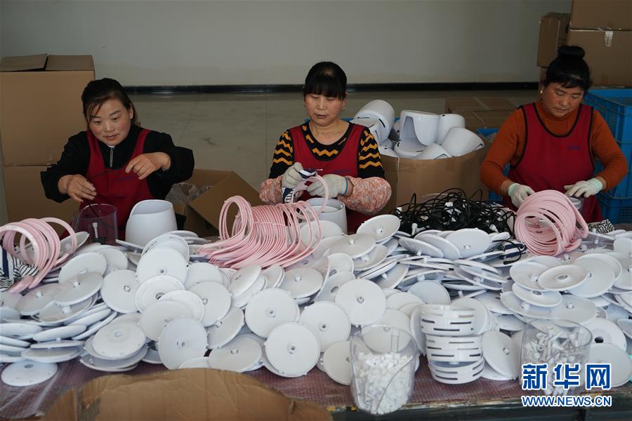 (壯麗70年·奮斗新時(shí)代·圖文互動(dòng))(13)江蘇耿車:從“廢塑加工場(chǎng)”到“創(chuàng)業(yè)夢(mèng)工廠”