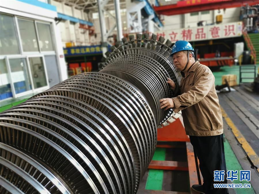 （勞動者風采&middot;圖文互動）（1）練就毫厘&ldquo;繡花功&rdquo;&mdash;&mdash;記杭汽輪&ldquo;金藍領&rdquo;吳國林