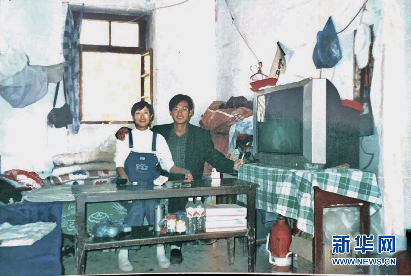 (新華全媒頭條·圖文互動)(4)大漠小城的別樣青春——記內(nèi)地青年學子扎根新疆且末教書育人