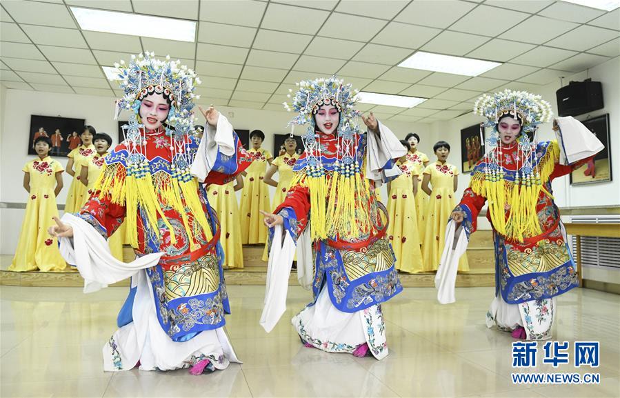 (新華全媒頭條·圖文互動)(18)文明之光照亮復(fù)興之路——以習(xí)近平同志為核心的黨中央關(guān)心文化和自然遺產(chǎn)保護工作紀實