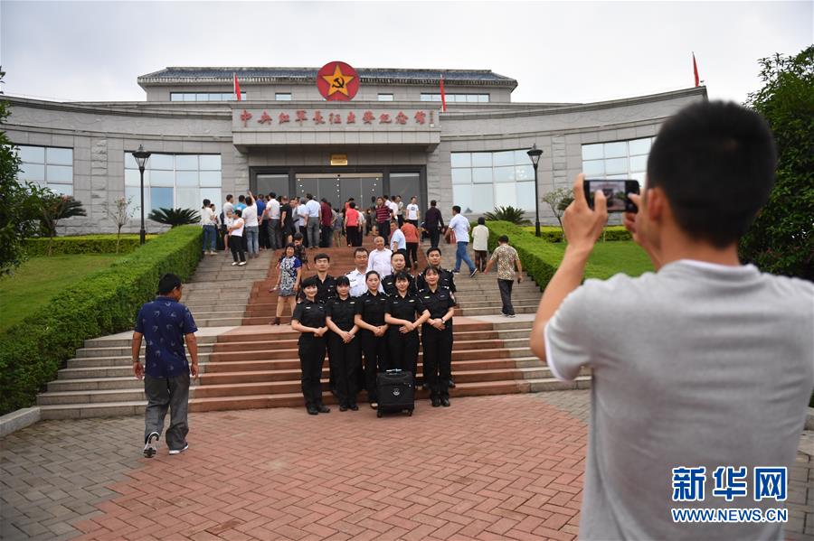 (新華全媒頭條·壯麗70年·奮斗新時代——記者再走長征路·圖文互動)(4)跨越“第一渡” 長征出發(fā)地“換了人間”