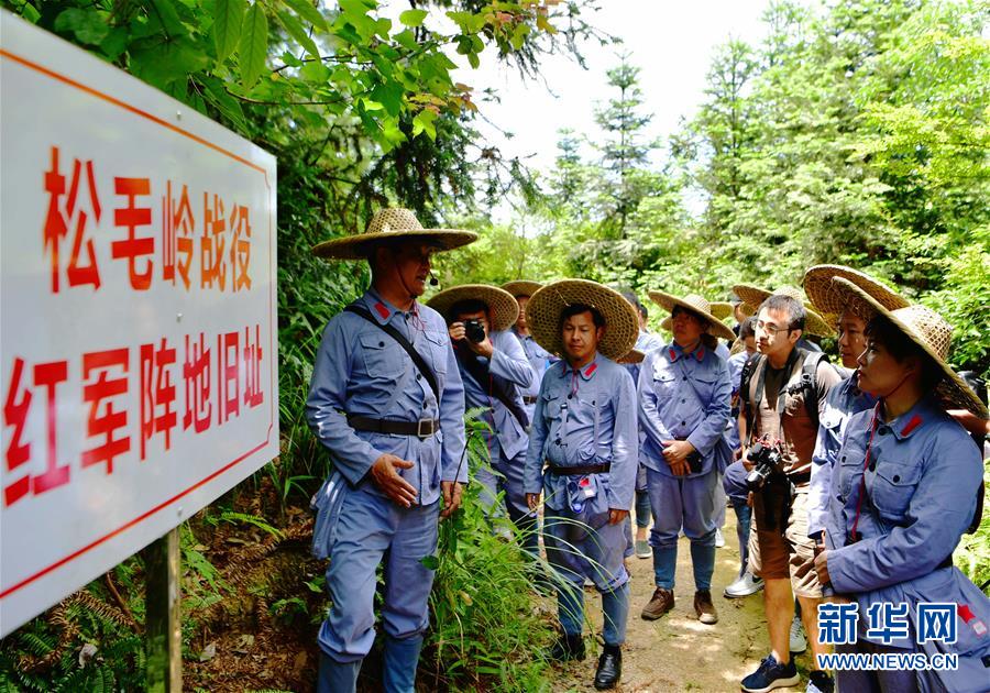 （新華全媒頭條&middot;不忘初心、牢記使命&mdash;&mdash;記者再走長征路&middot;圖文互動(dòng)）（2）風(fēng)展紅旗如畫&mdash;&mdash;來自長征出發(fā)地長汀、寧化的紅色信仰報(bào)告 
