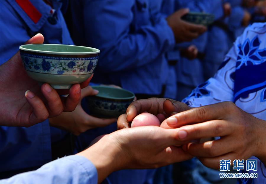 （新華全媒頭條&middot;不忘初心、牢記使命&mdash;&mdash;記者再走長征路&middot;圖文互動(dòng)）（4）風(fēng)展紅旗如畫&mdash;&mdash;來自長征出發(fā)地長汀、寧化的紅色信仰報(bào)告 