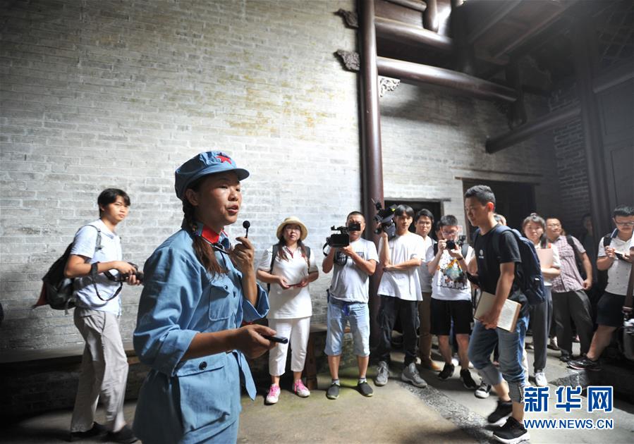 (壯麗70年·奮斗新時(shí)代——記者再走長征路·圖文互動)(2)不朽的紅色雄鷹——人民軍隊(duì)航空先驅(qū)馮達(dá)飛的故事