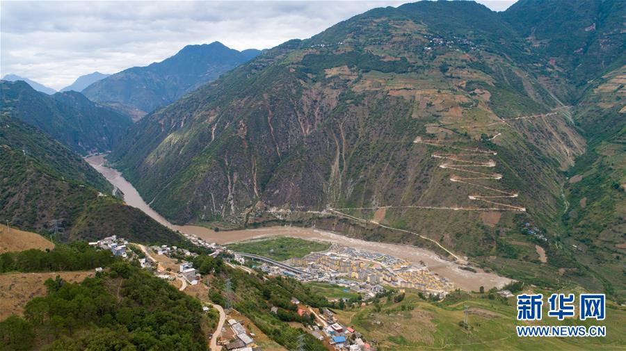 （直過民族脫貧攻堅(jiān)&middot;圖文互動(dòng)）（3）下山！傈僳群眾開啟新生活