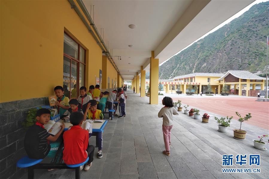 （直過民族脫貧攻堅(jiān)&middot;圖文互動(dòng)）（8）下山！傈僳群眾開啟新生活