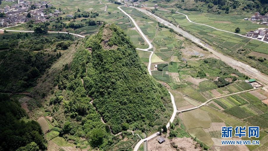 （壯麗70年&middot;奮斗新時代&mdash;&mdash;記者再走長征路&middot;圖文互動）（1）永恒祭奠：他們，倒在了第二道封鎖線上