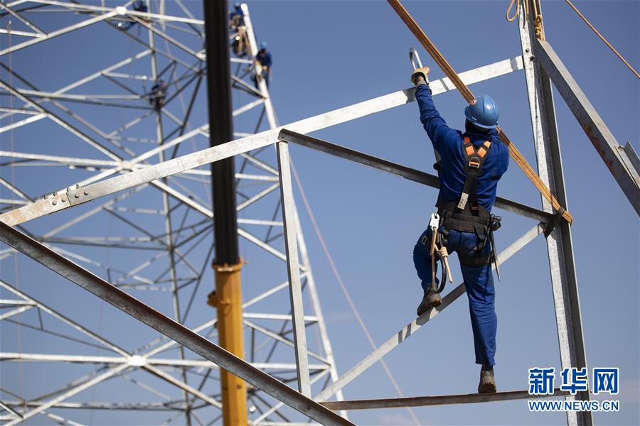 (新華全媒頭條·圖文互動)(1)舵穩(wěn)當(dāng)奮楫 風(fēng)勁好揚帆——寫在習(xí)近平主席提出中拉命運共同體理念五周年之際