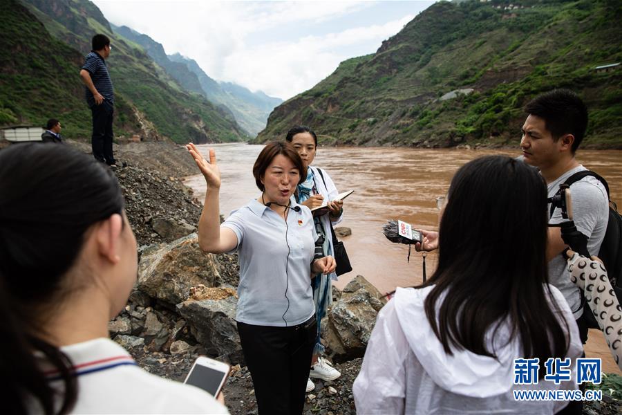 （新華全媒頭條&middot;壯麗70年&middot;奮斗新時(shí)代&mdash;&mdash;記者再走長(zhǎng)征路&middot;圖文互動(dòng)）（6）前進(jìn)，向著光明的方向&mdash;&mdash;尋訪金沙江畔紅色印記