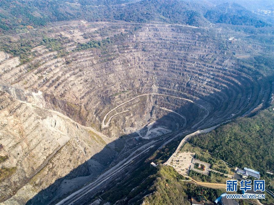 (壯麗70年·奮斗新時(shí)代——共和國(guó)發(fā)展成就巡禮·圖文互動(dòng))(2)潮涌楚天闊——湖北砥礪奮進(jìn)70年譜寫(xiě)高質(zhì)量發(fā)展華章