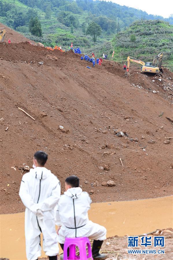 （新華全媒頭條&middot;圖文互動）（9）有一絲希望，就盡百倍努力&mdash;&mdash;貴州水城&ldquo;7&middot;23&rdquo;特大山體滑坡72小時救援紀實