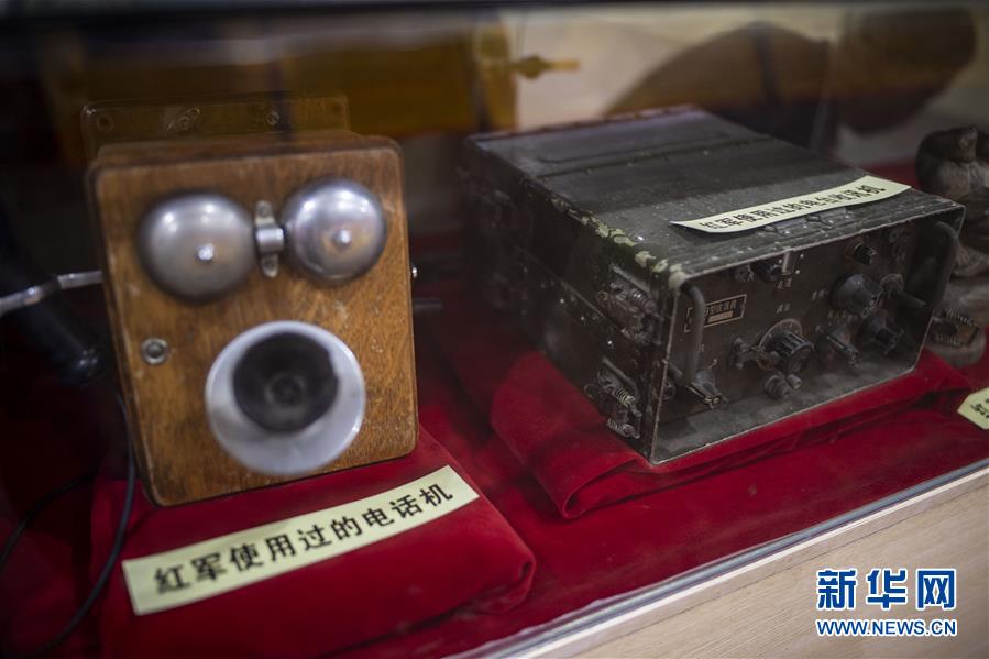 (壯麗70年·奮斗新時代——記者再走長征路·圖文互動)(3)赤子心紅色情——潘庭宏的紅色收藏之路