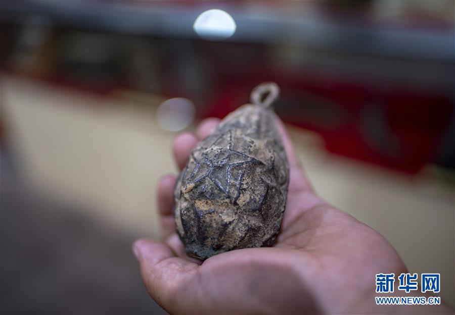 (壯麗70年·奮斗新時代——記者再走長征路·圖文互動)(5)赤子心紅色情——潘庭宏的紅色收藏之路