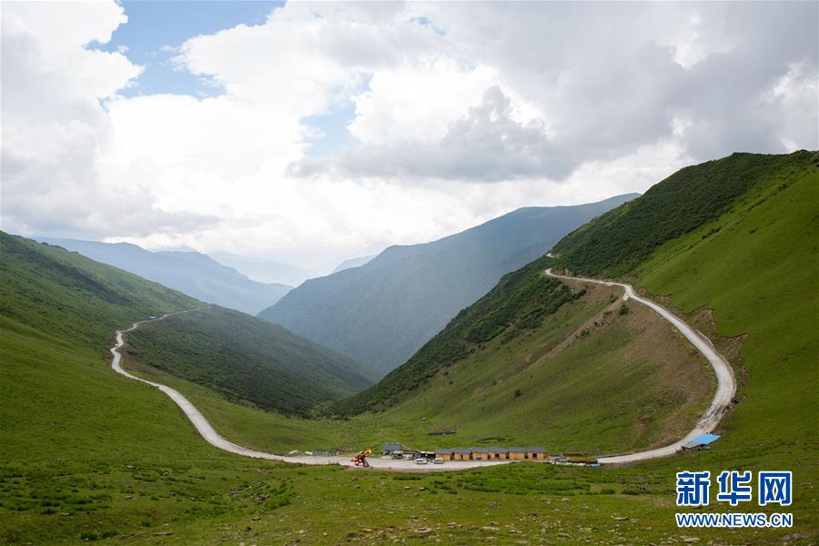 （壯麗70年&middot;奮斗新時代&mdash;&mdash;記者再走長征路&middot;圖文互動）（2）夾金山上&ldquo;馬燈紅&rdquo;