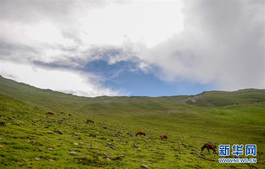（壯麗70年&middot;奮斗新時代&mdash;&mdash;記者再走長征路&middot;圖文互動）（4）夾金山上&ldquo;馬燈紅&rdquo;