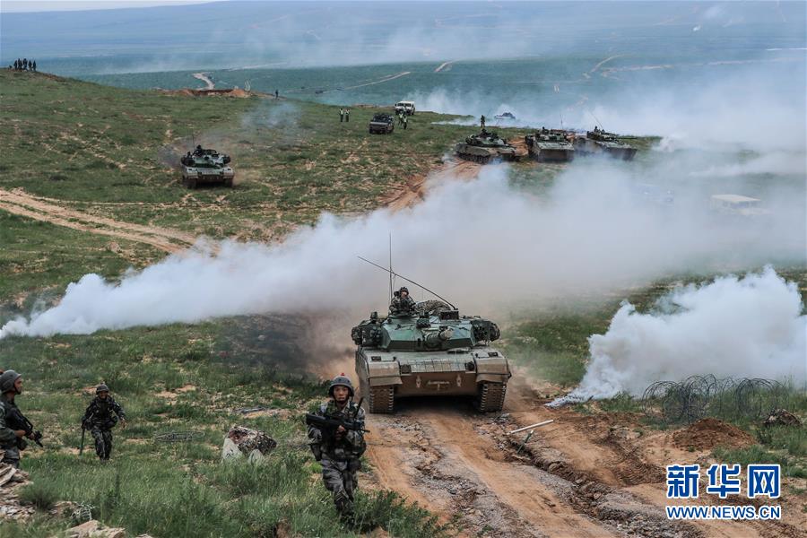 (新華全媒頭條·圖文互動(dòng))(10)我們是一支不可戰(zhàn)勝的力量——獻(xiàn)給中國(guó)人民解放軍建軍92周年