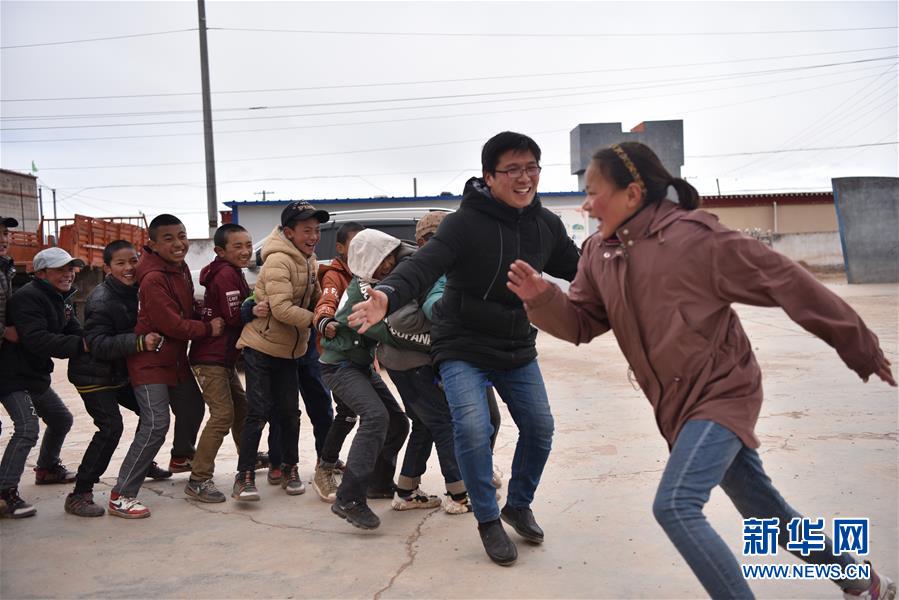 （不忘初心、牢記使命&middot;圖文互動(dòng)）（7）青春之花綻放五千米云端&mdash;&mdash;記扎根海拔最高縣小學(xué)教師夫妻杜安東、曹曉花