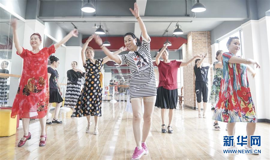 （習(xí)近平的民生關(guān)切事&middot;圖文互動(dòng)）（5）為了夢(mèng)圓安居，創(chuàng)造幸福生活&mdash;&mdash;習(xí)近平總書(shū)記牽掛的民生事之&ldquo;住有所居&rdquo;篇