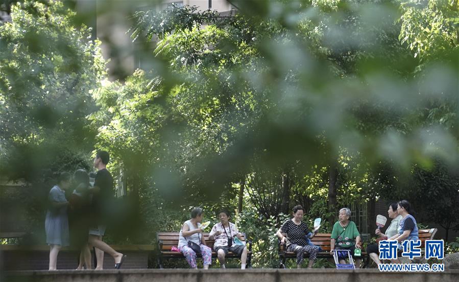 （習(xí)近平的民生關(guān)切事&middot;圖文互動(dòng)）（6）為了夢(mèng)圓安居，創(chuàng)造幸福生活&mdash;&mdash;習(xí)近平總書(shū)記牽掛的民生事之&ldquo;住有所居&rdquo;篇